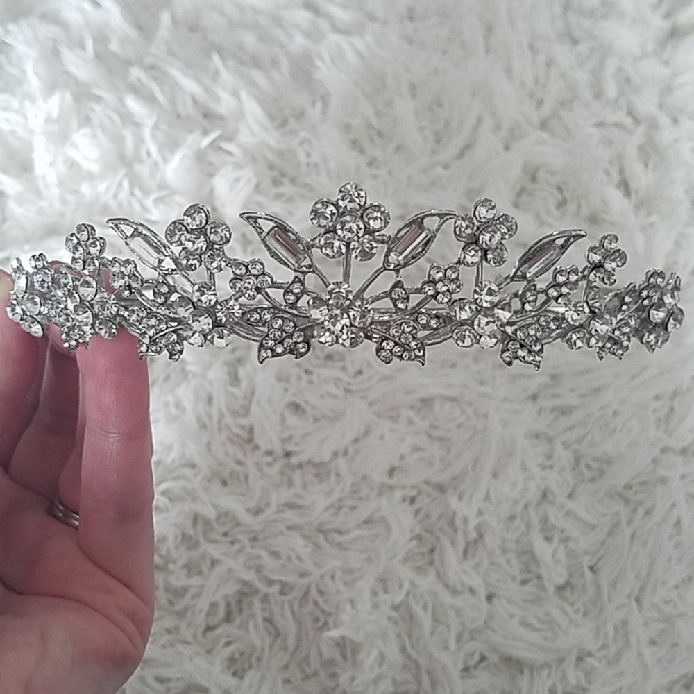 Gorgeous bridal tiara